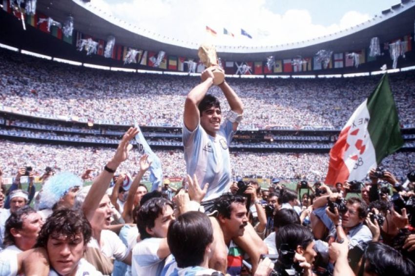 Café Cultural «Había una vez Maradona» en Valentín Alsina
