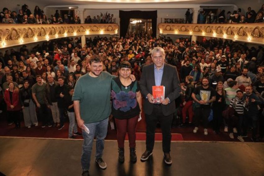 Ferraresi en la presentación del libro de Juan Grabois en el Teatro Roma