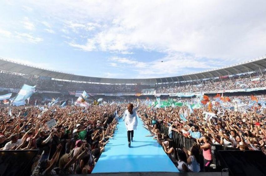 Impactante acto de Cristina en el Cilindro de Avellaneda