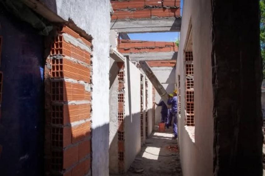 Continúa la obra de readecuación integral del CAPS La Loma con financiamiento 100% municipal