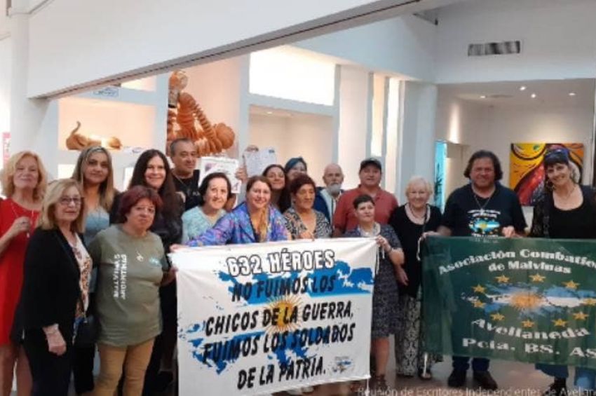 Encuentro con veteranos de Malvinas y Club de Lectura R.E.I.A en la Biblioteca Azucena Villaflor