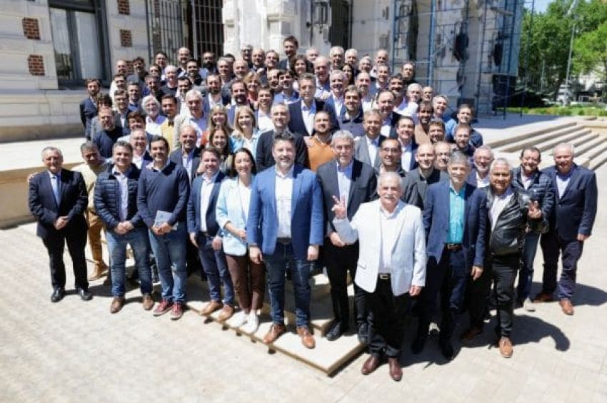 Intendentes electos de Unión por la Patria se reunieron con Massa y Kicillof