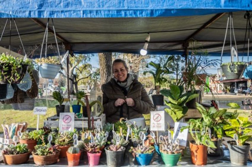 Feria de Artesanías, Emprendedores y Puestos Gastronómicos de Lanús