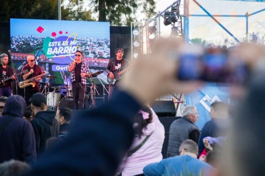 Lanús Gobierno celebró el cumpleaños de Gerli con el Festival «Este es mi Barrio»