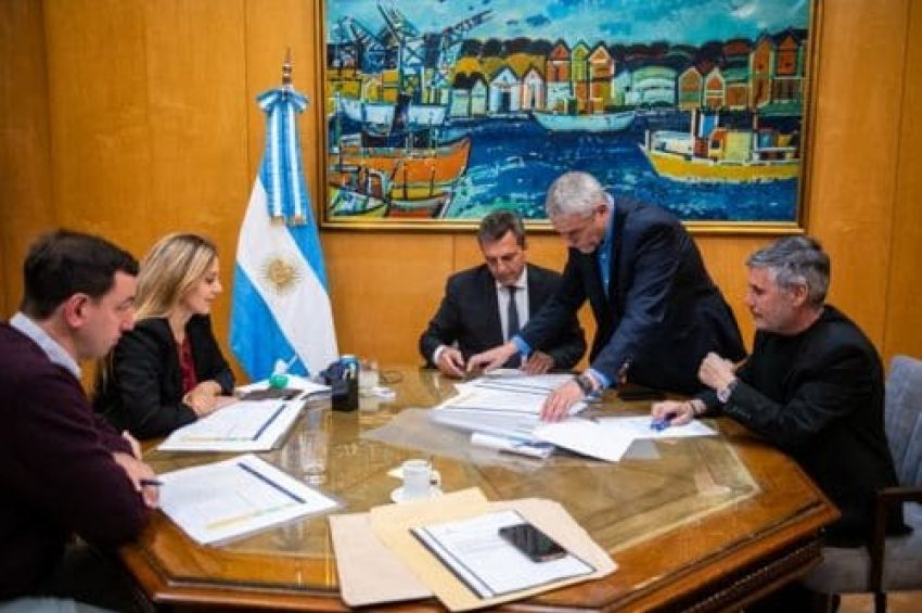 Ferraresi presentó ante Massa el nuevo plan de obras para Edesur