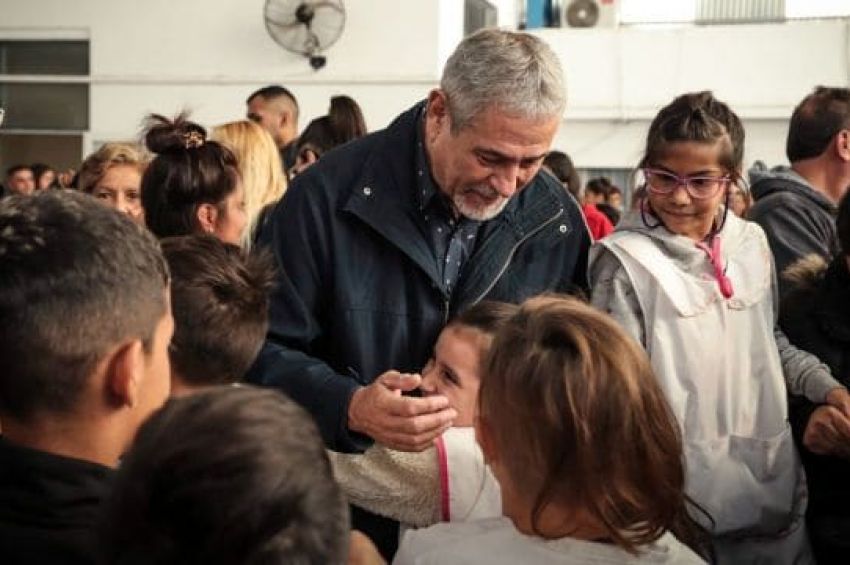 Ferraresi inauguró más obras en escuelas