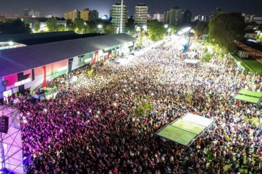Miles de vecinos celebraron el aniversario de Avellaneda