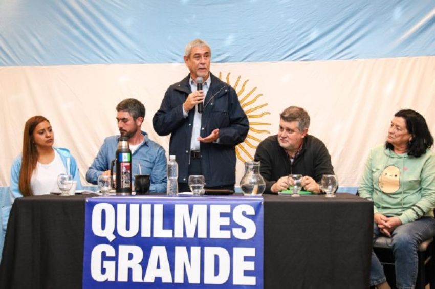 Ferraresi volvió a encabezar un encuentro en Quilmes: «Tenemos claro que nuestro enemigo es Milei»
