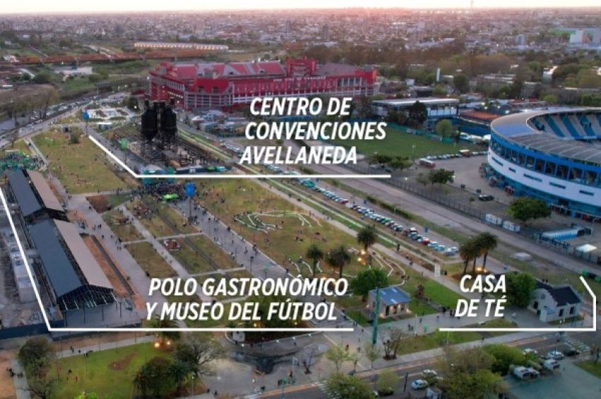 Ferraresi anunció el reinicio de las obras del Parque del Fútbol