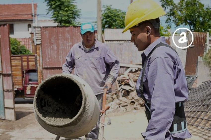 El municipio construye una pileta semiolímpica en el Polideportivo Municipal José Mármol de Piñeiro