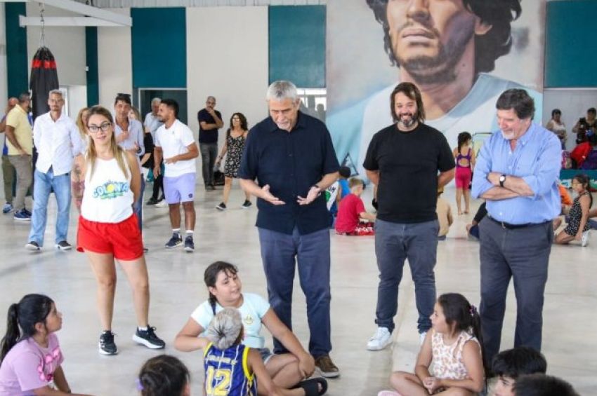 Ferraresi y Sileoni recorrieron el Polideportivo Municipal Diego Armando Maradona