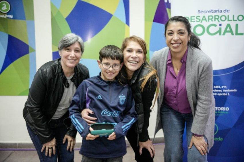 Magdalena Sierra: «Ya entregamos más de 200 lentes con Avellaneda Te Veo Bien»