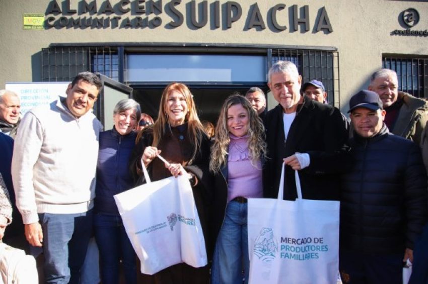 Ferraresi visitó el nuevo Almacén Comunitario Suipacha