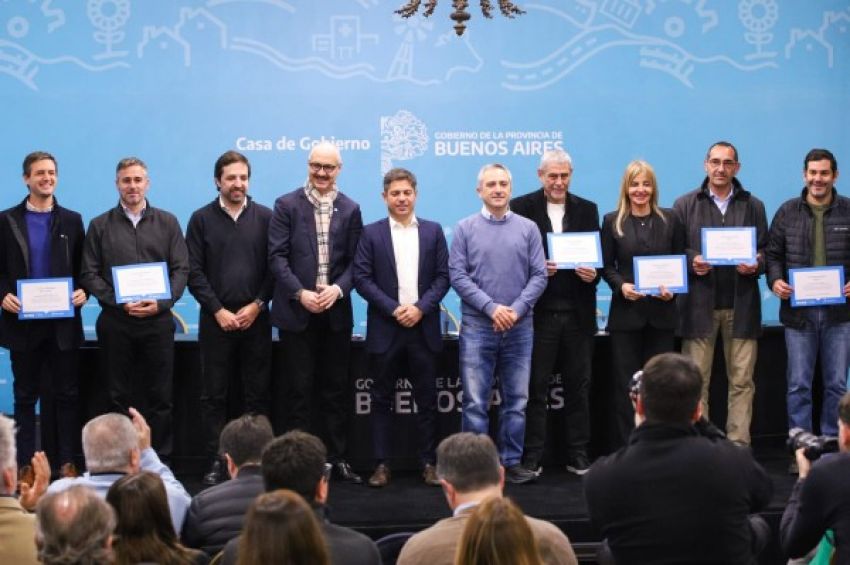 Kicillof entregó reconocimientos a «Municipios unidos por la niñez y la adolescencia»