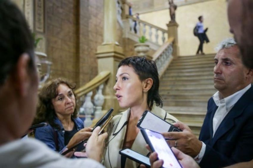 Mayra Mendoza: «Milei no actúa como un presidente racional sino como un perverso que lleva adelante una venganza»