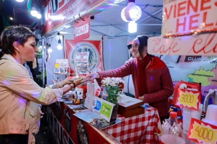 Mayra en la Fiesta de las Colectividades: «Quilmes es orgullosamente intercultural, plurinacional y diversa»