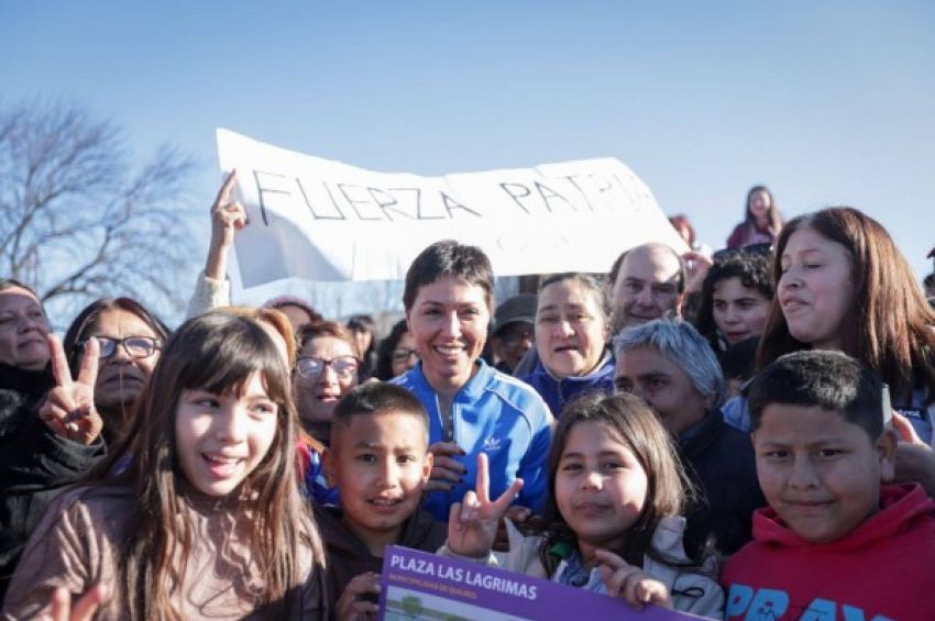 Mayra y Ceci Soler recorrieron el avance de la obra de la Plaza de las Lágrimas en San Francisco Solano