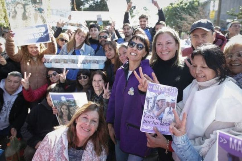 Intensa agenda de Mayra Mendoza con vecinos y vecinas en Ezpeleta