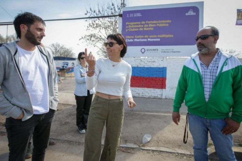 Mayra Mendoza recorrió las obras del club Mariano Moreno