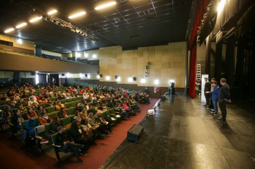 Directivos y docentes quilmeños destacaron la iniciativa del gobierno municipal contra las apuestas online