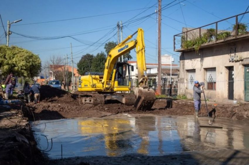 Avanzan las obras de pavimento en los barrios de Quilmes: 19 cuadras en La Paz y 11 en Unión Vecinal