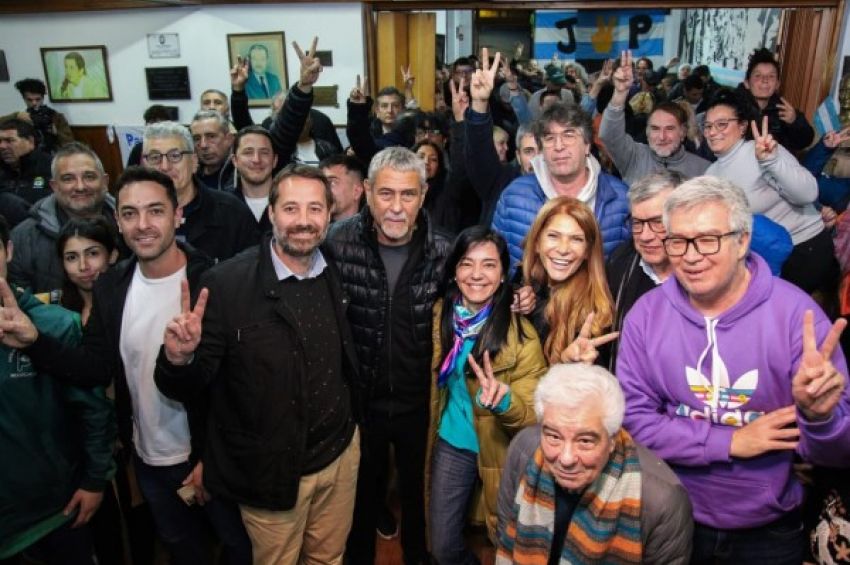 Ferraresi encabezó un plenario de militantes en Necochea