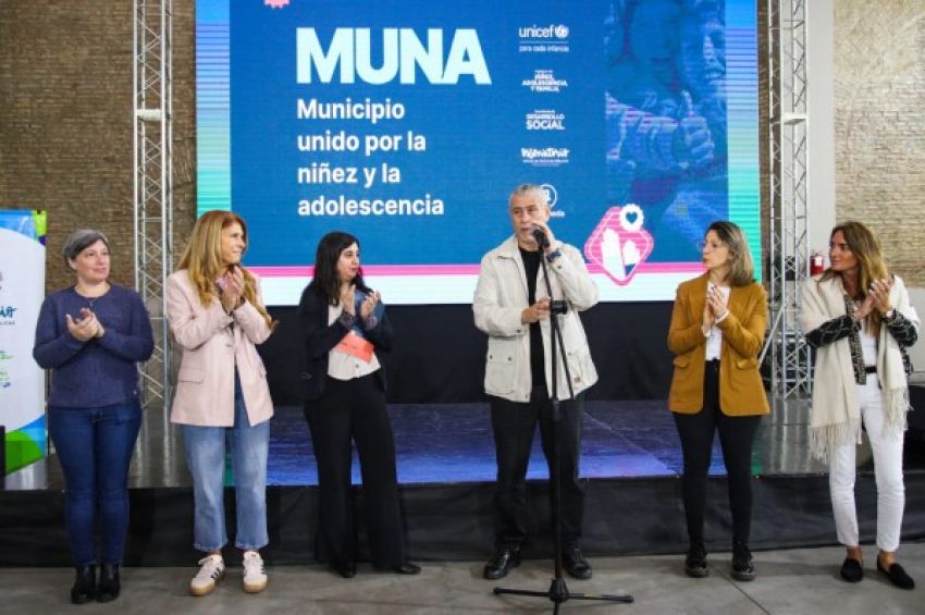 Jorge Ferraresi presentó «Municipio Unido por la Niñez y la Adolescencia» en Avellaneda