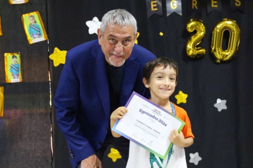 Entregaron medallas y diplomas a egresaditos y egresaditas de jardines de Avellaneda