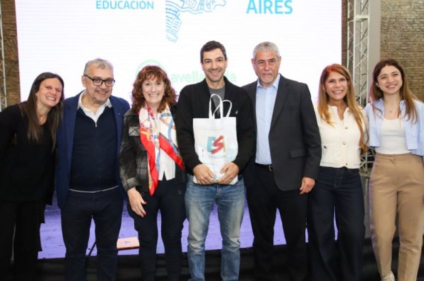 Las escuelas de Avellaneda recibieron materiales de ESI