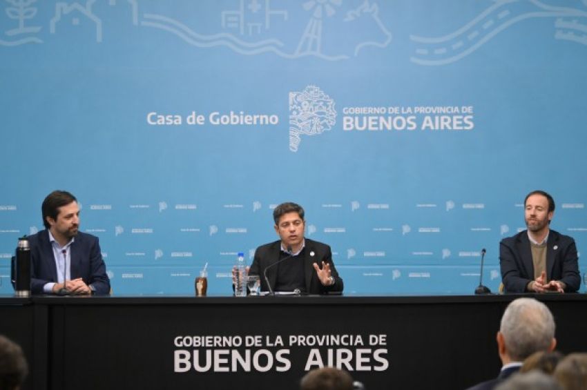 Kicillof entregó equipamiento informático para hospitales provinciales y municipales