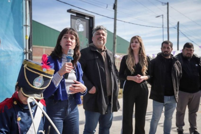 Cecilia Soler recorrió la obra del Paseo de la Lealtad en Quilmes Oeste