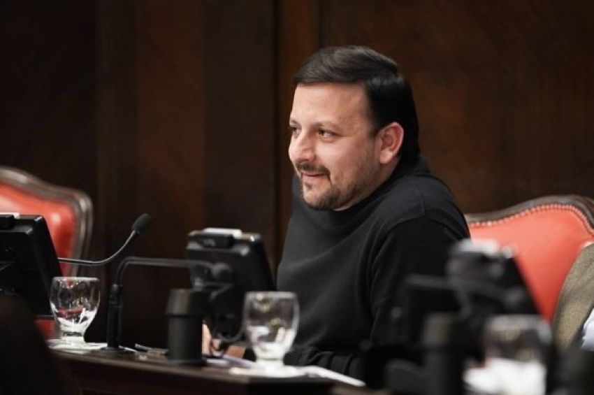 Santalla: «El embajador de EEUU viene a garantizar que Cristina siga presa y el staff del FMI a que nos sigan ajustando»