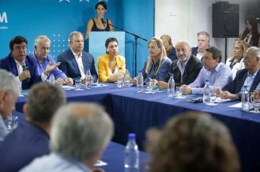 Intendentes agrupados en la FAM se reunieron para organizar la resistencia al ajuste de Milei