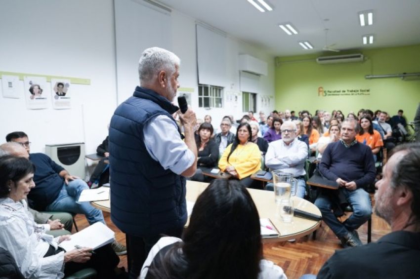 ForoEyT en la Universidad Nacional de la Plata: «Ante la crisis, hay salida»