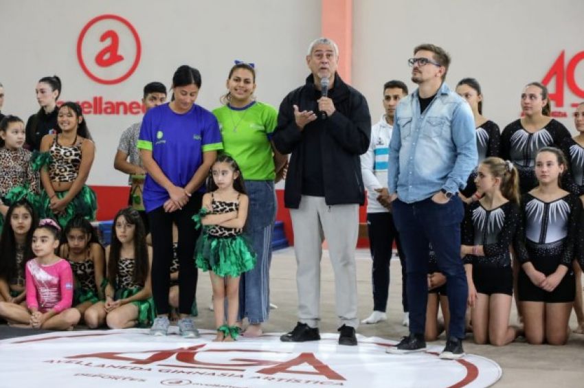 Ferraresi inauguró el nuevo Centro «Avellaneda Gimnasia Artística»