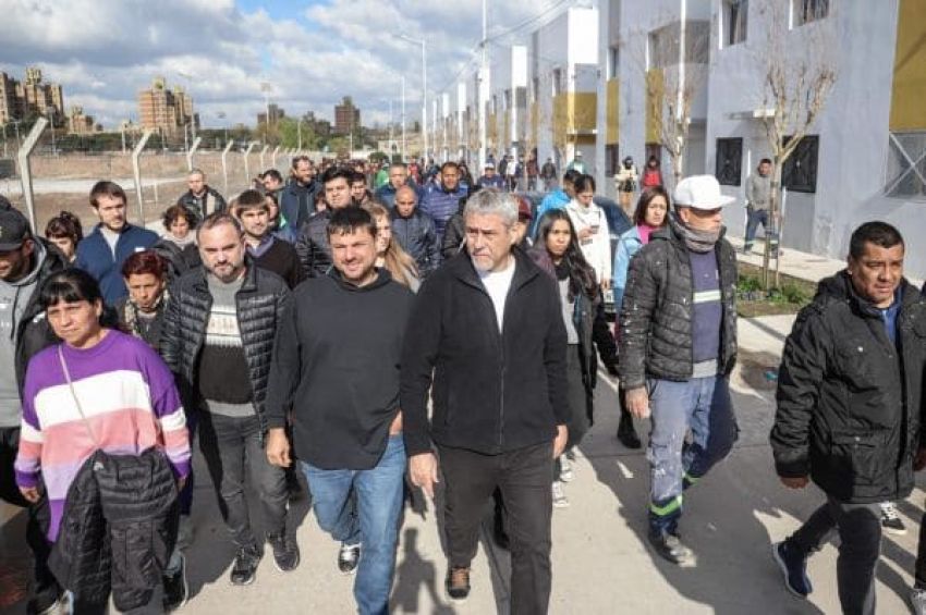Jorge Ferraresi y Juan Grabois recorrieron Villa Tranquila e Isla Maciel