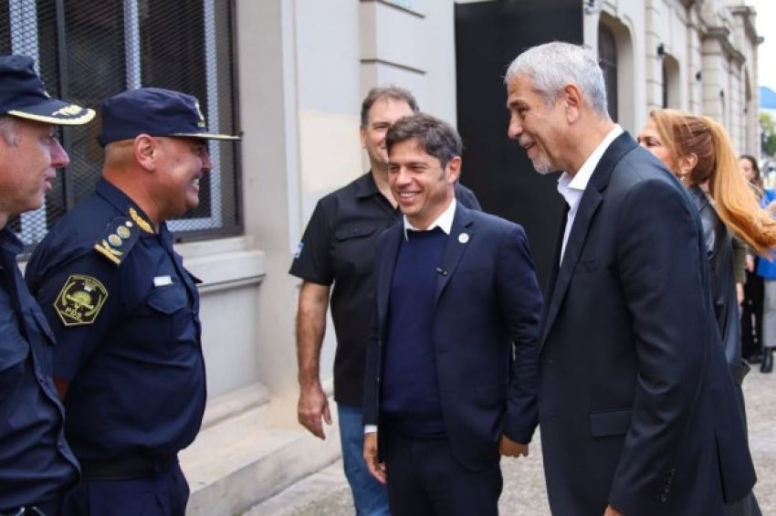 Ferraresi y Kicillof anunciaron inversión en seguridad y entregaron escrituras en Avellaneda