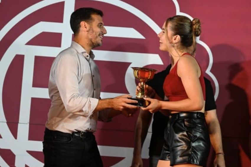 Julián Álvarez participó de los Premios Granates del Club Lanús