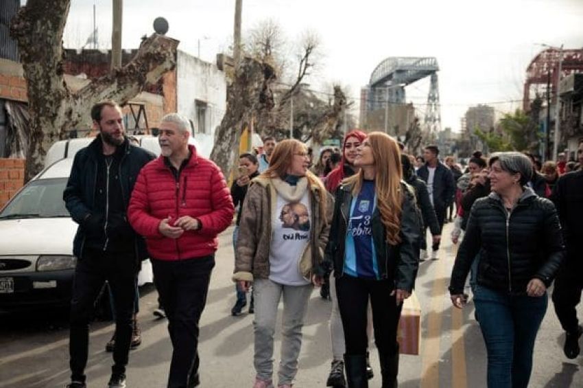 Jorge Ferraresi y Magdalena Sierra realizaron una caminata por Isla Maciel