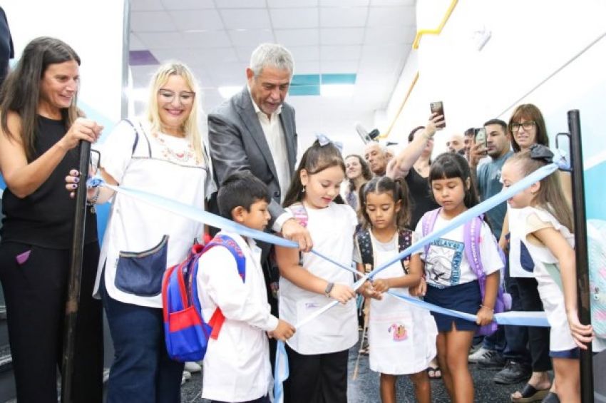 En el inicio del ciclo lectivo, Jorge Ferraresi inauguró obras por $144 millones en la Primaria 40