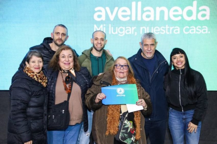 Ferraresi entregó subsidios por $139.225.590 a 15 instituciones de Avellaneda