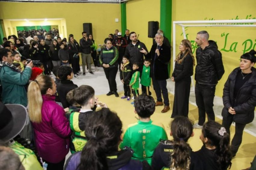 Ferraresi inauguró nuevas obras en el Club 6 de Enero