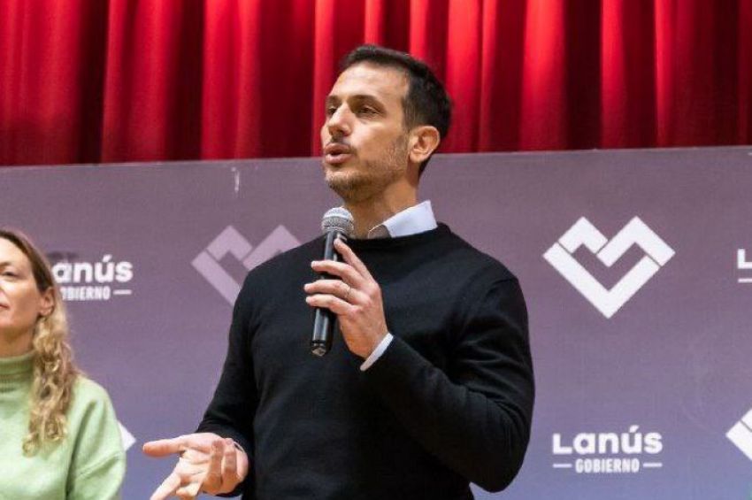 Julián Álvarez le respondió a Caputo: «Se desespera por pelear los márgenes de ganancias de Coto y los grandes empresarios»