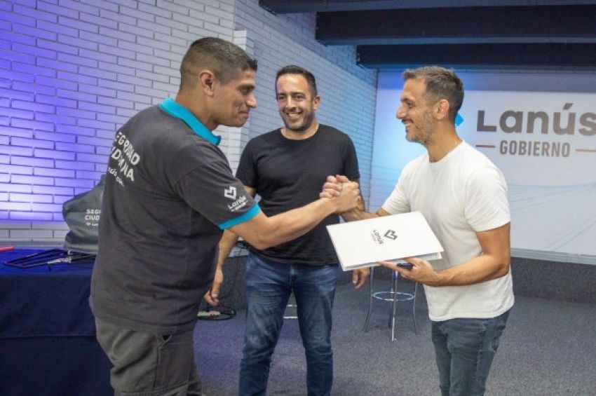 Lanús Gobierno entregó diplomas a las y los egresados de la décima camada del curso de Conducción Segura de Moto