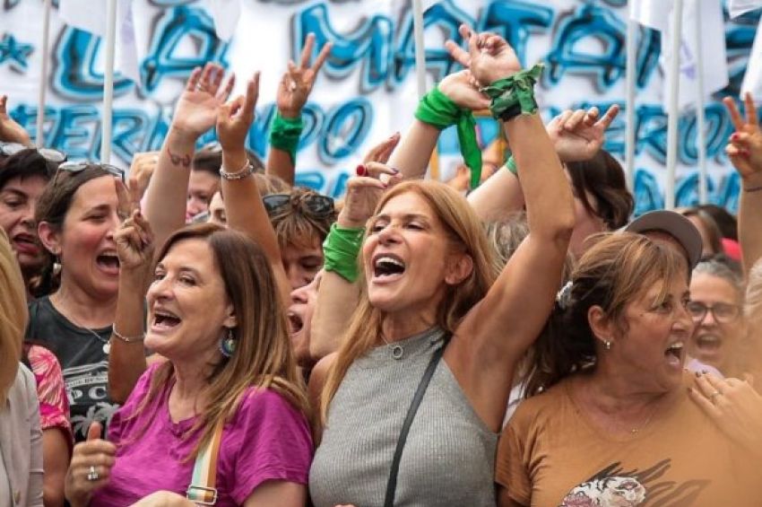 Mujeres de Avellaneda participaron de la gran marcha 8M