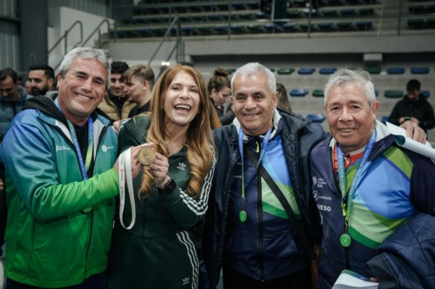 Magdalena Sierra entregó medallas y diplomas a las y los ganadores de la etapa municipal de los Juegos Bonaerenses