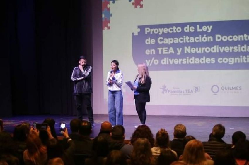 Mayra y el senador González Santalla presentaron el proyecto de capacitación docente obligatoria en TEA y neurodiversidades