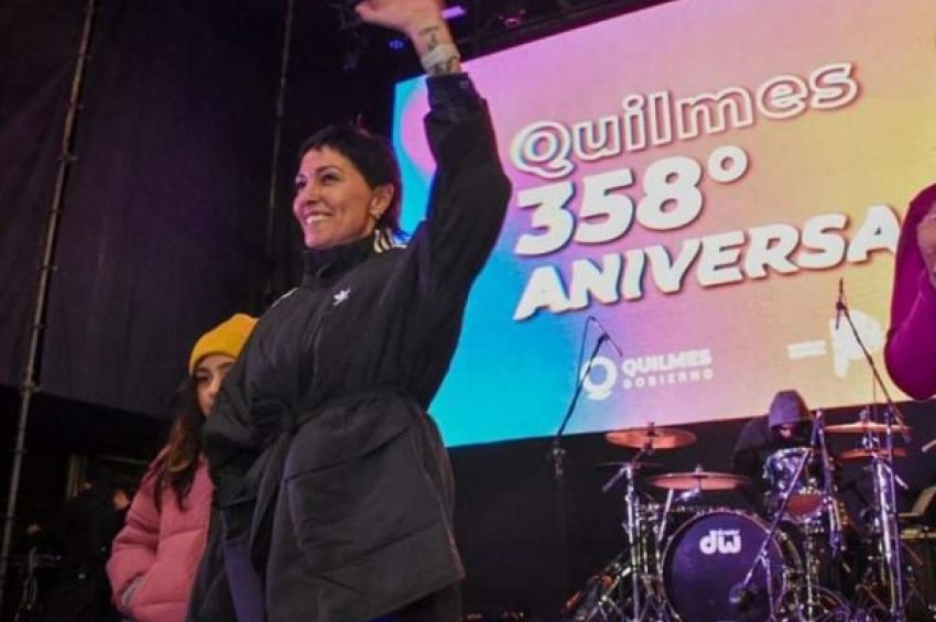 Mayra junto a miles de vecinos y vecinas en una nueva edición del festival Somos Quilmes