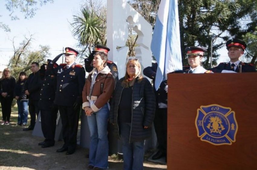 Mayra junto a los bomberos voluntarios en su día: «Gracias por el compromiso, el profesionalismo y el amor a nuestra comunidad»