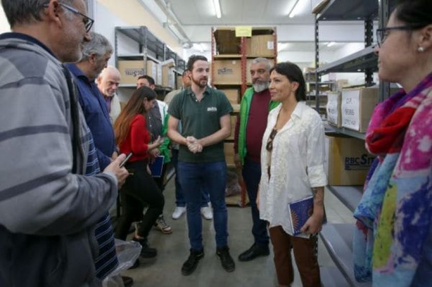 Mayra visitó la fábrica quilmeña RBC SITEL SRL que sumó trabajadores a través de la oficina de empleo municipal